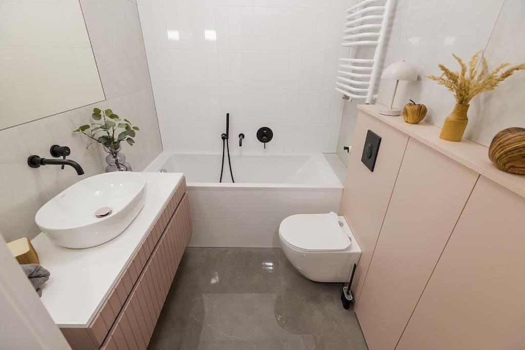 Superapart Klobucka Apt345 Warszawa Zewnętrze zdjęcie